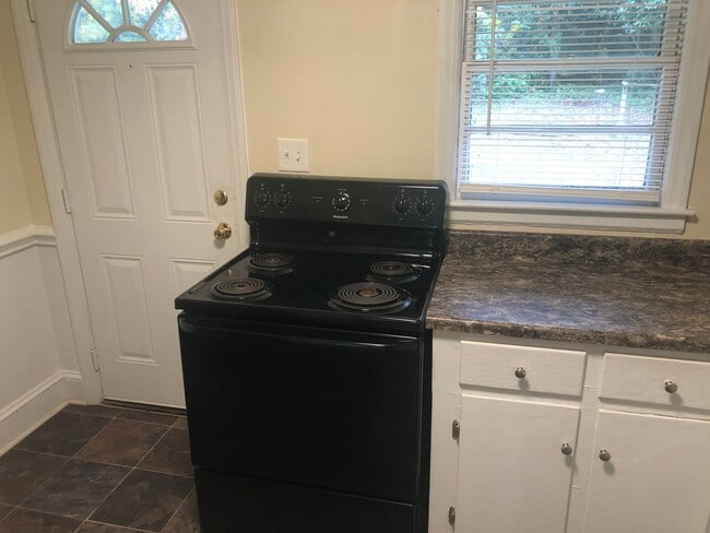 Building Photo - Dresden E - Westchester Duplex