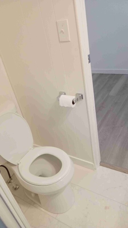 Building Photo - 200 W 1st St