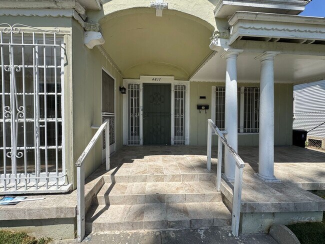 Building Photo - 4817 6th Ave