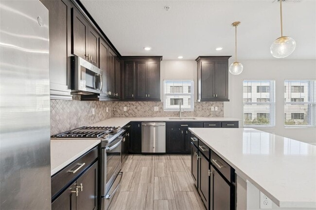 Building Photo - 4921 W Paul Ave