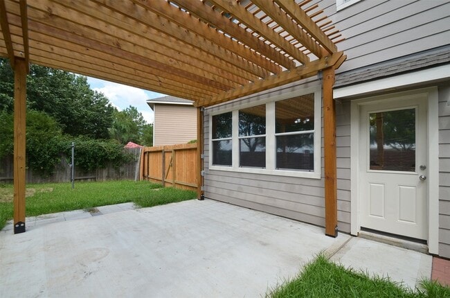 Building Photo - 5606 Claybeck Ln