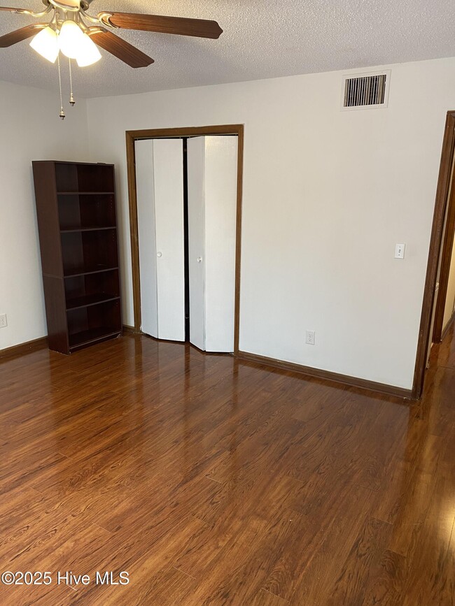 Building Photo - 3147 Caswell St