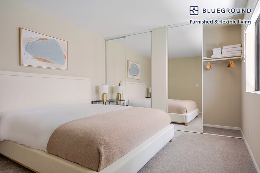 Building Photo - 250 S San Fernando Blvd