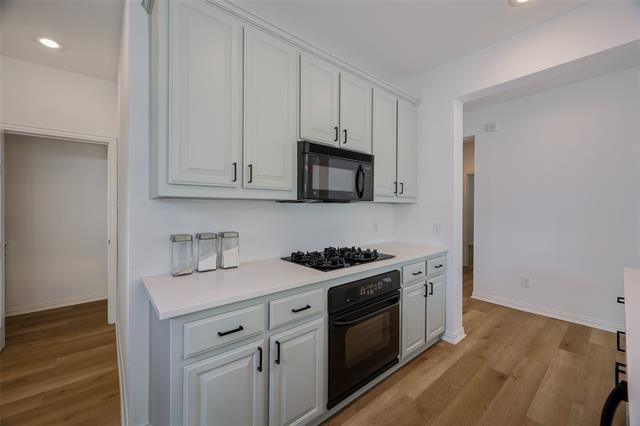 Building Photo - 1700 Van Landingham Dr