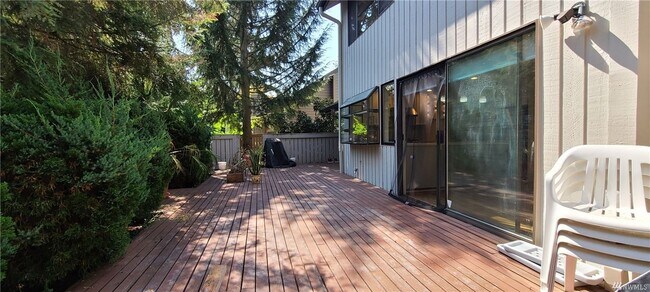 Building Photo - 1620 159th Pl NE