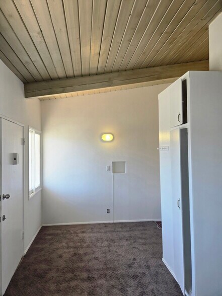 Dining Area - 3674 Veteran Ave