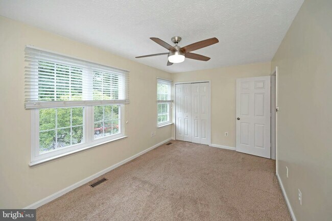 Building Photo - 103 Eaton Ct
