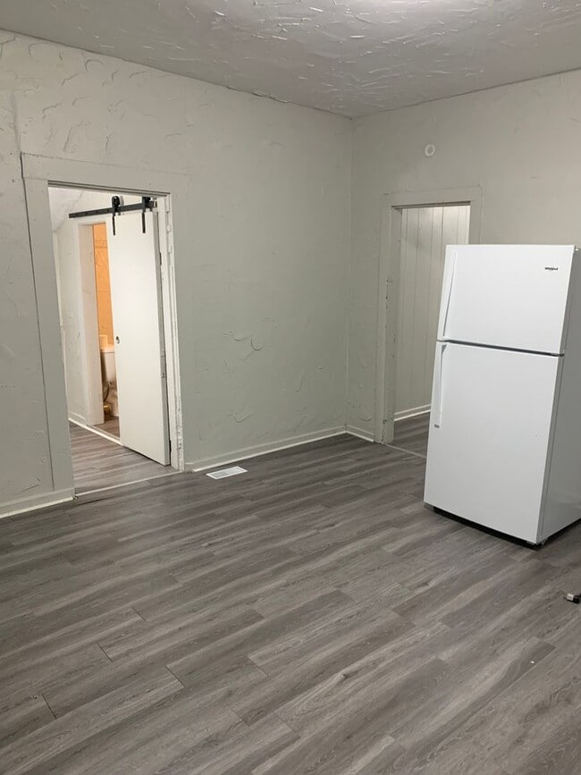 Building Photo - 1608 Fountain Ave