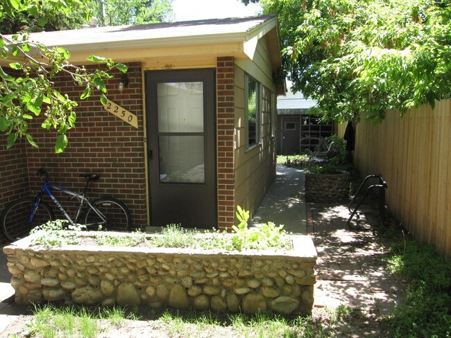 Building Photo - 2250 Grove Cir E