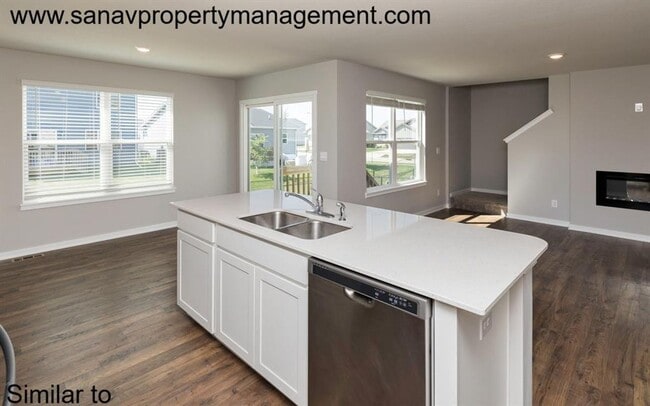 Building Photo - Smart-Tech Modern Home with Open Layout — Price Drop! Now Only $1895/Month