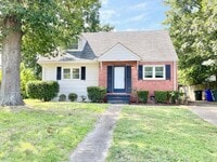 Building Photo - 1343 Sheppard Ave