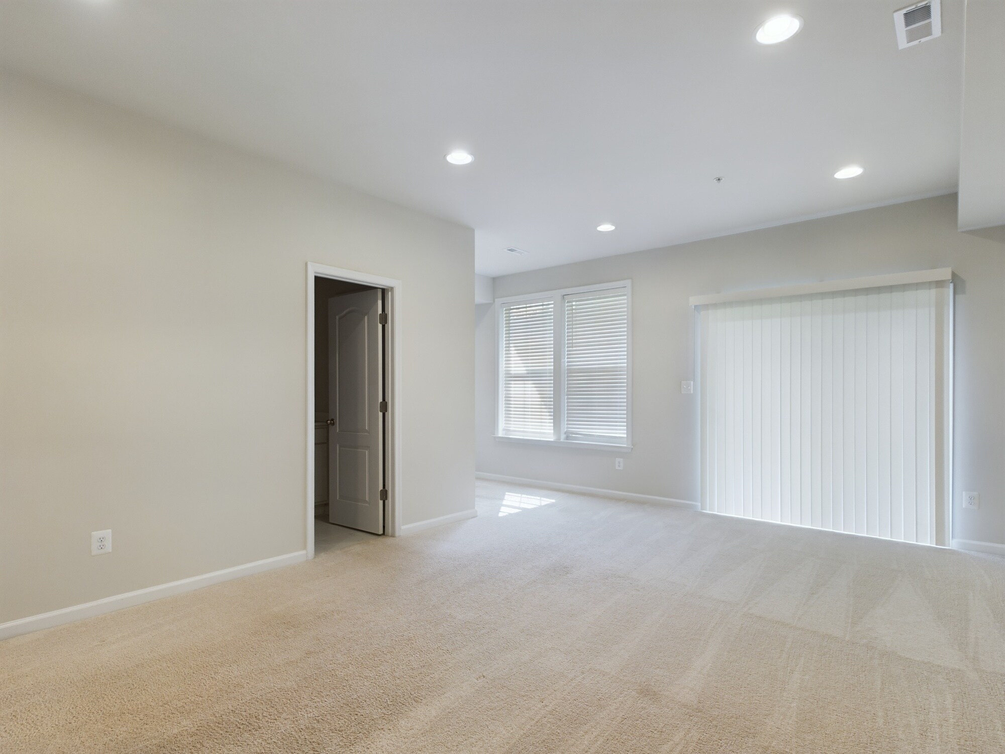 Building Photo - 25 Chester Ct