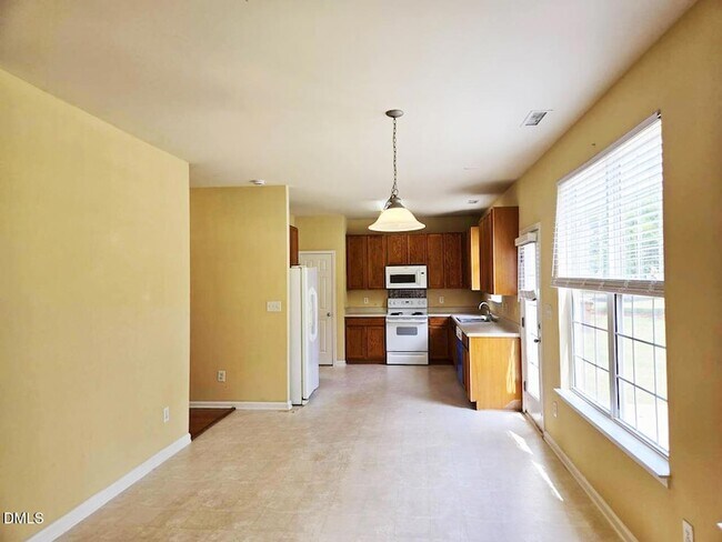 Building Photo - 105 Chandler Springs Dr