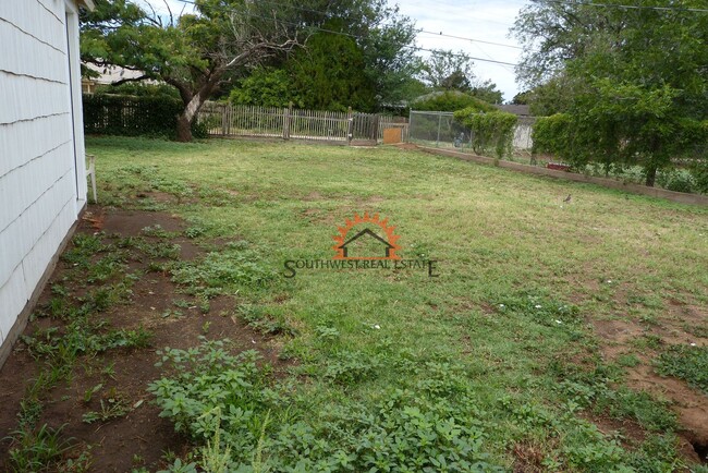 Building Photo - Cute 2 bedroom 1 bath home.