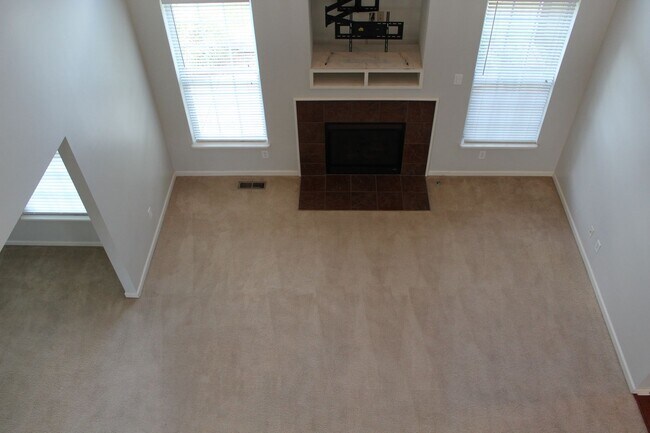 Building Photo - Spacious 5 Bedroom Home in Avon Schools!