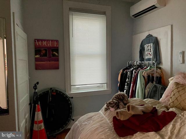 Building Photo - 1945 Poplar St