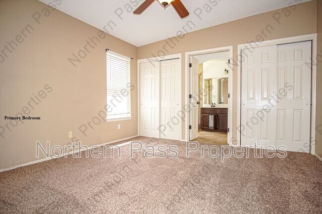 Building Photo - 1316 Desierto Azul Dr