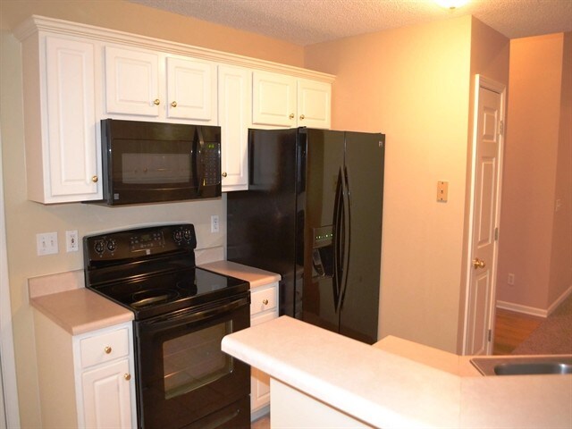 Building Photo - 604 Lake Lennox Dr