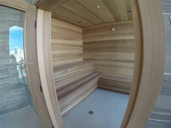 Building Photo - 201 SW 17th Rd