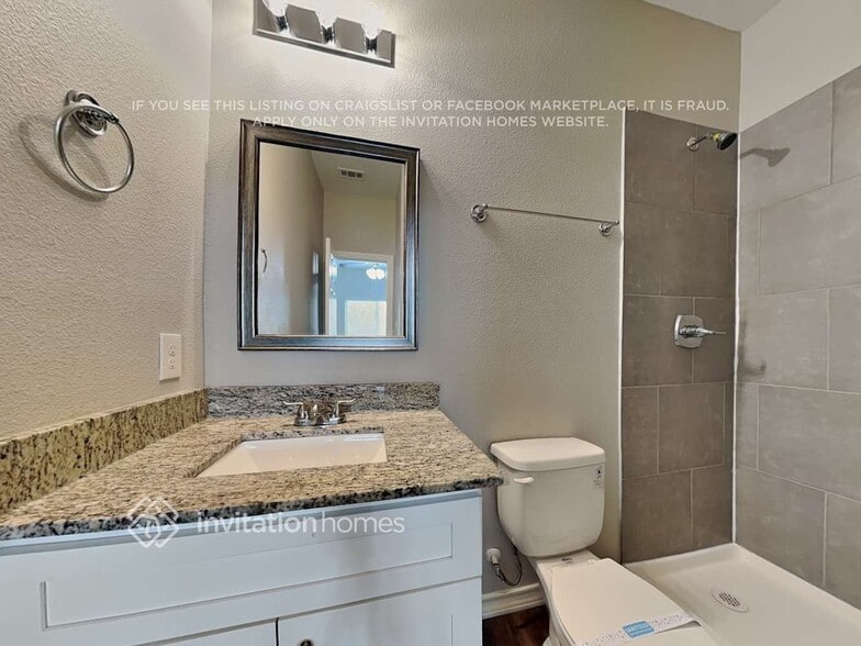 Building Photo - 1944 Melrose St