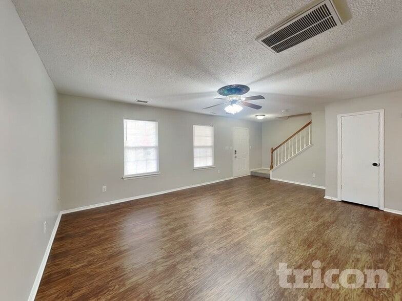 Building Photo - 3033 Winners Cir SW