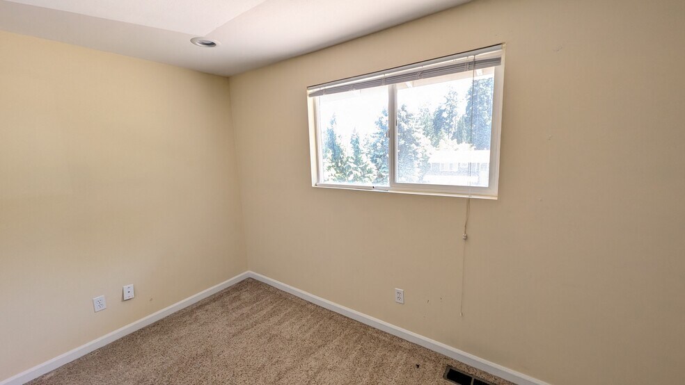 Building Photo - 9758 NE 134th Pl