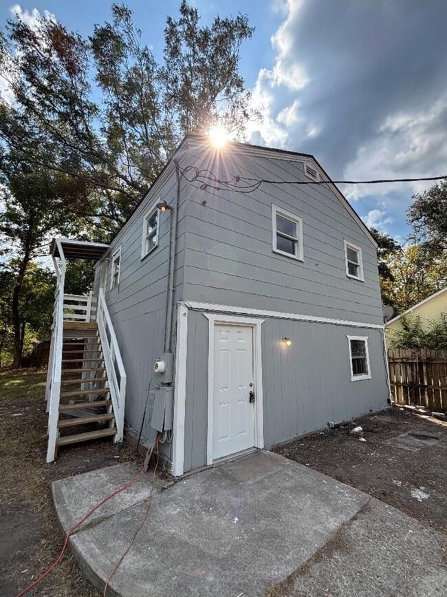 Building Photo - 211 #B W South St