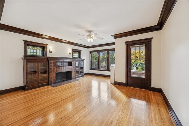 Building Photo - 5902 W Midway Park