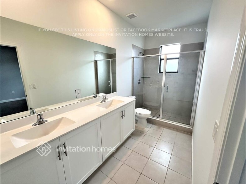 Building Photo - 3445 W 110th St