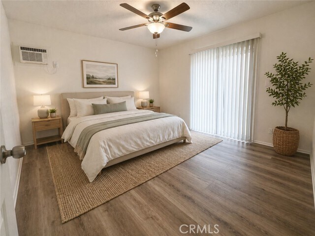 Building Photo - 685 E Vista Chino