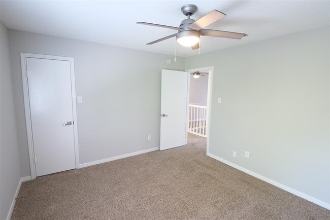 Building Photo - 5302 Prairie Creek Dr