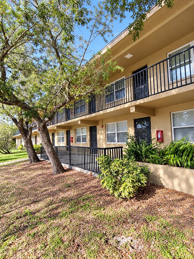 Building Photo - 2500 Harn Blvd