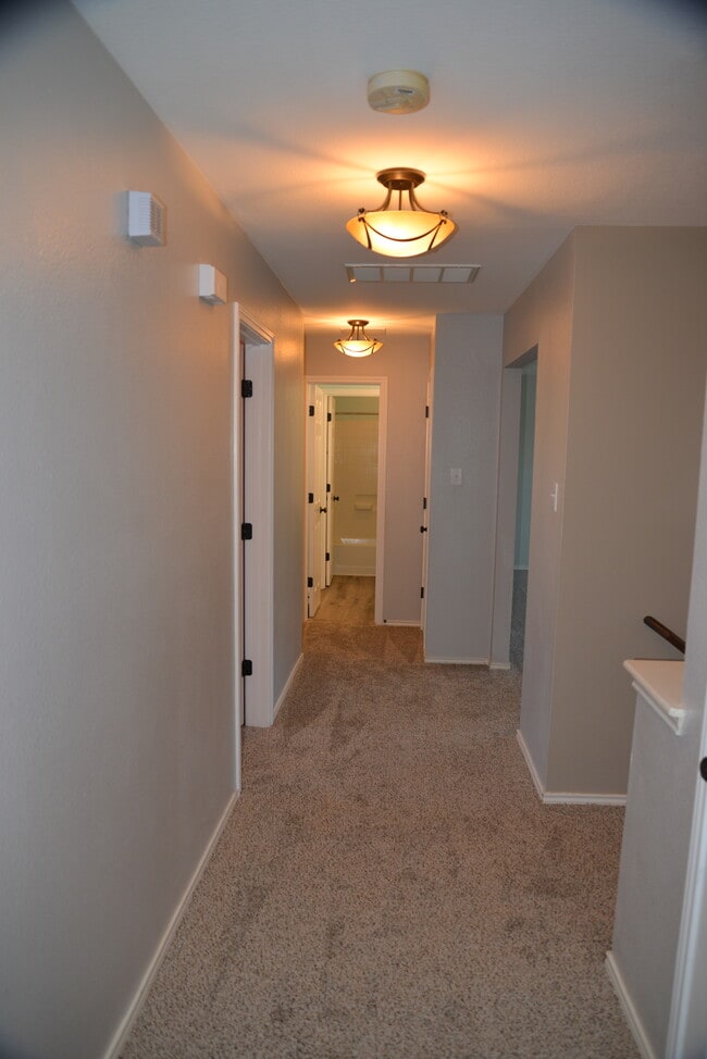 Building Photo - 11715 Oakwood Rdg