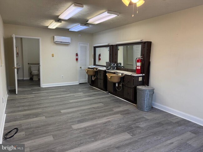 Building Photo - 11415 Eastern Ave