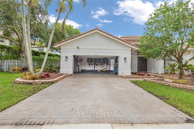 Building Photo - 950 Marina Dr