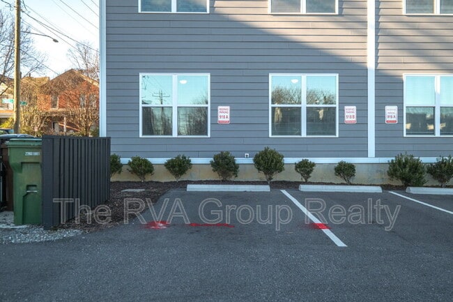 Building Photo - 918 Porter St