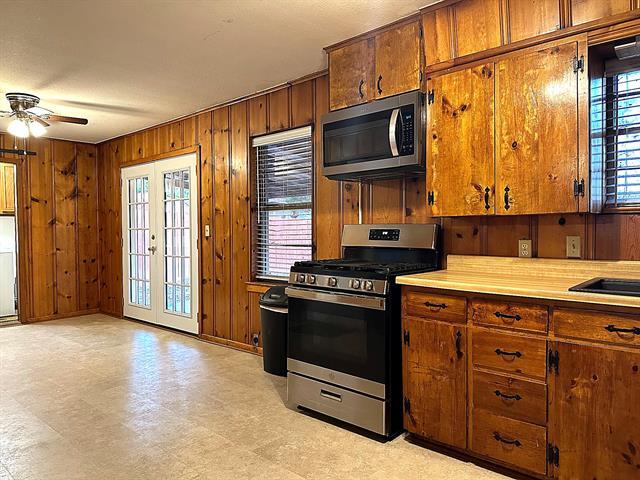 Building Photo - 605 Valle Vista Dr