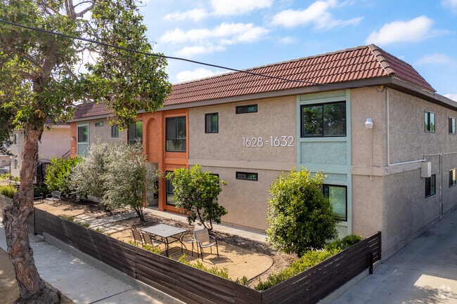 Building Photo - 1628 W 218th St