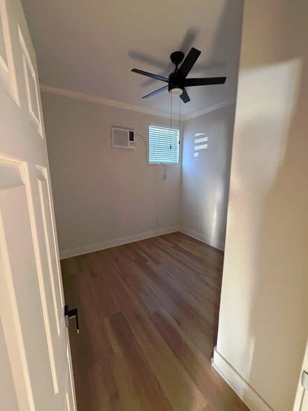 Bedroom unit 1 - 3522 Beauchamp St