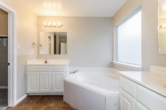 Building Photo - 29114 Red River Loop