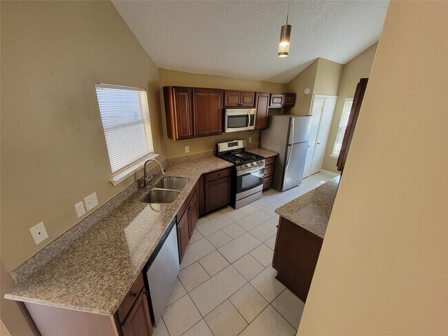 Building Photo - 5718 Fargo Dr