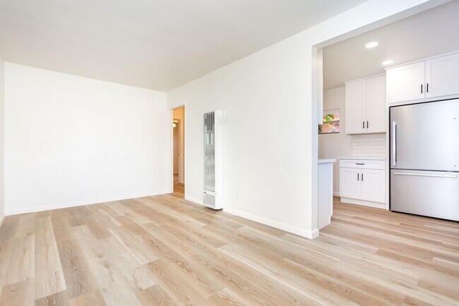 Building Photo - 4601-4607 Muir Ave.