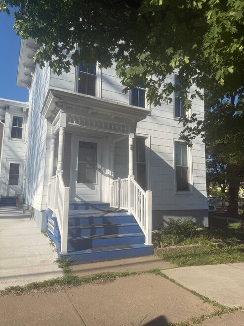 Building Photo - 413 South St