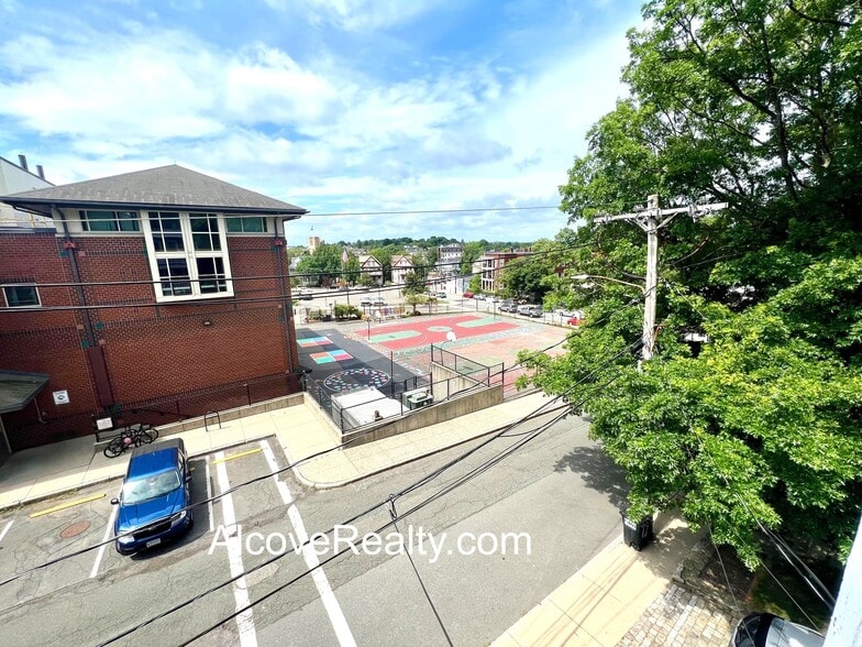Building Photo - 21 Sartwell Ave