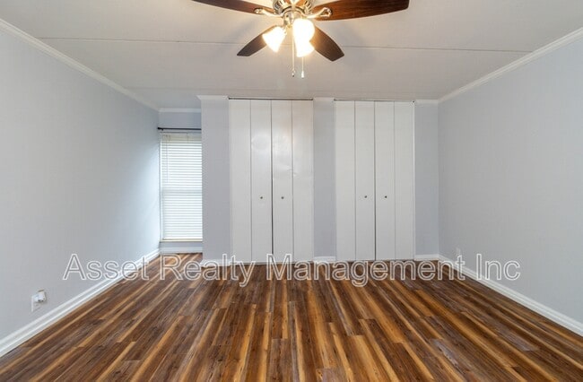 Building Photo - 454 Berlin Dr