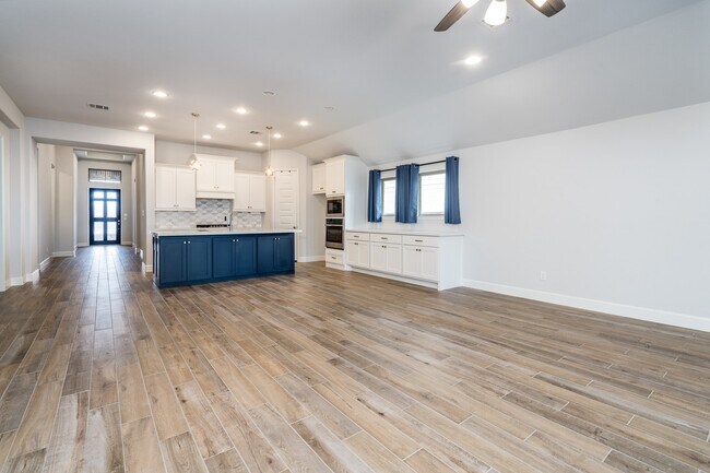 Building Photo - 12715 Plaza Solana Pl