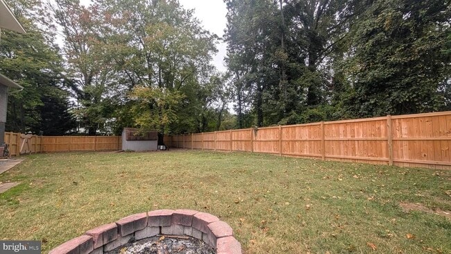 Building Photo - 922 Petinot Pl