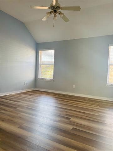 Building Photo - 1205 Oakridge Dr