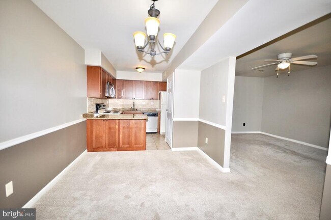 Building Photo - 6 Aspen Way