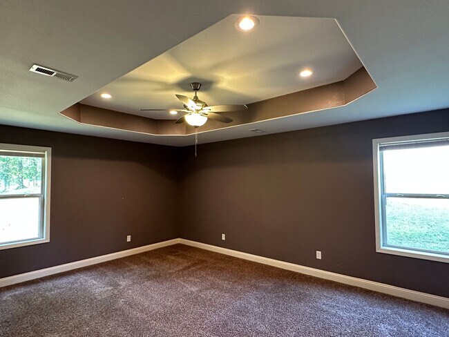Building Photo - 4 Bed 2 Bath FOR RENT in Waynesville